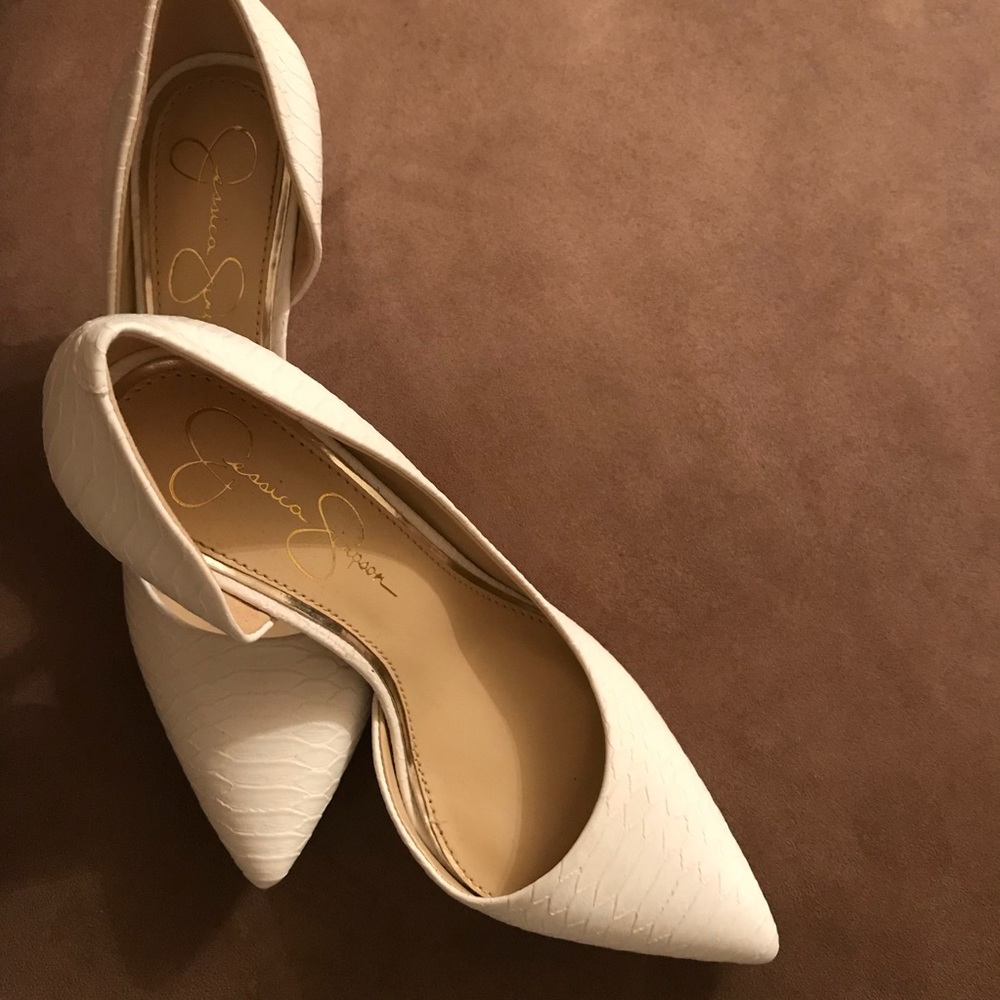 Jessica Simpson heel